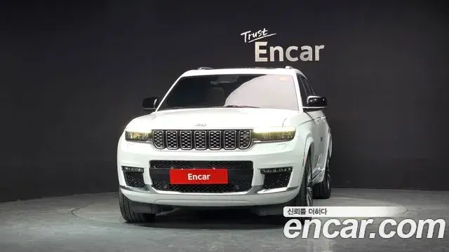 Jeep Grand Cherokee 2022 — Фото 3/20