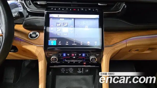 Jeep Grand Cherokee 2022 — Фото 14/20