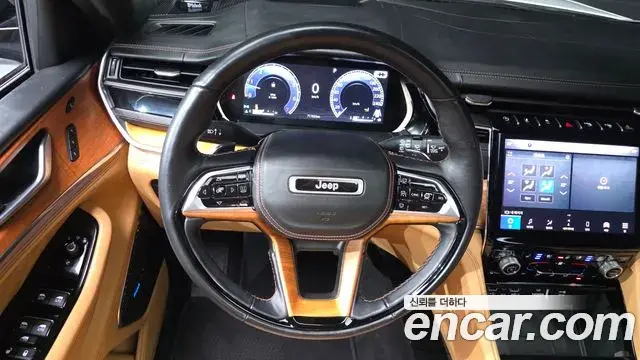 Jeep Grand Cherokee 2022 — Фото 15/20