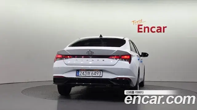Hyundai Avante 2022 — Photo 4/20