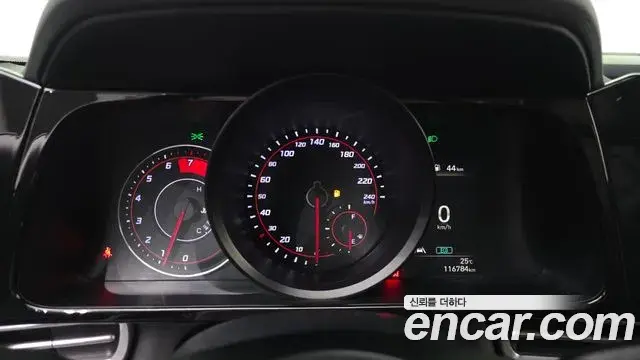 Hyundai Avante 2022 — Photo 8/20