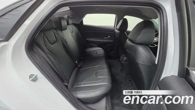Hyundai Avante 2022 — Photo 18/20