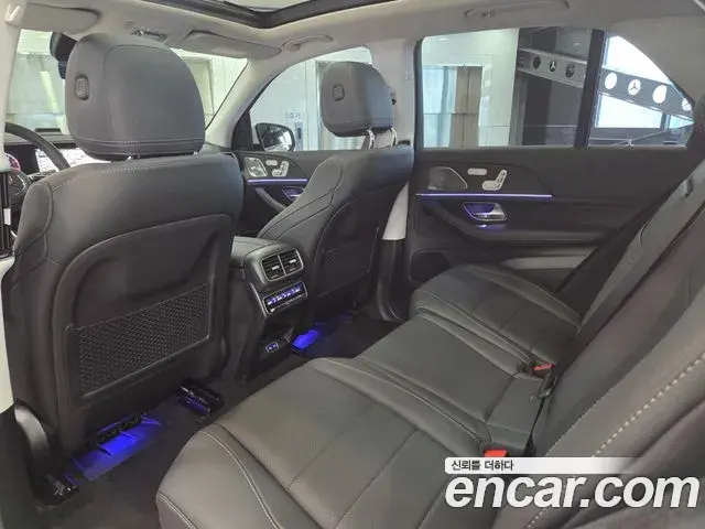 Mercedes-Benz GLE-Class 2026 — Фото 17/18