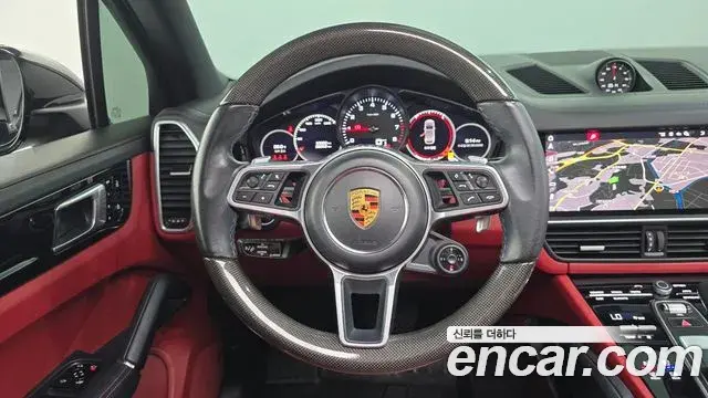 Porsche Cayenne 2021 — Фото 15/20