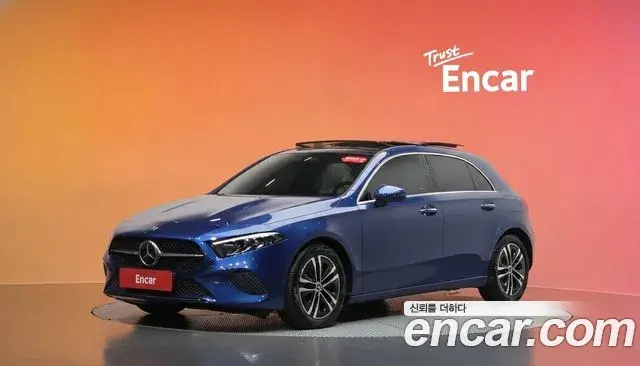 Mercedes-Benz A-Class 2024 — Фото 1/20