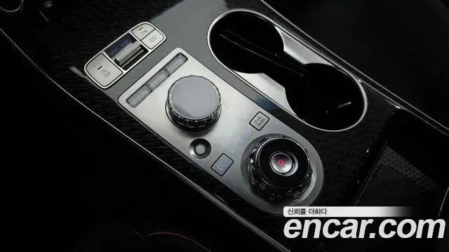 Genesis GV70 2025 — Фото 9/20