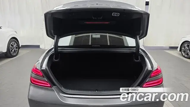 Genesis G70 2021 — ფოტო 17/20