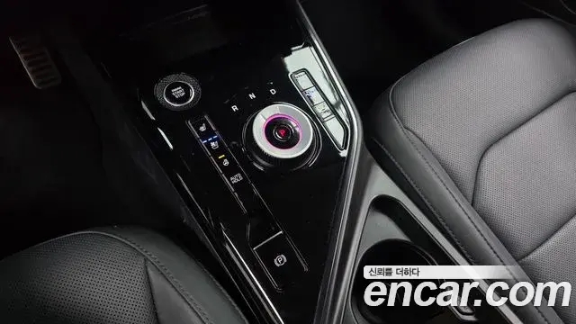 Kia Niro 2023 — Фото 9/20