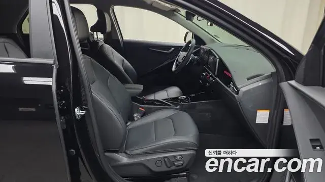 Kia Niro 2023 — Фото 11/20