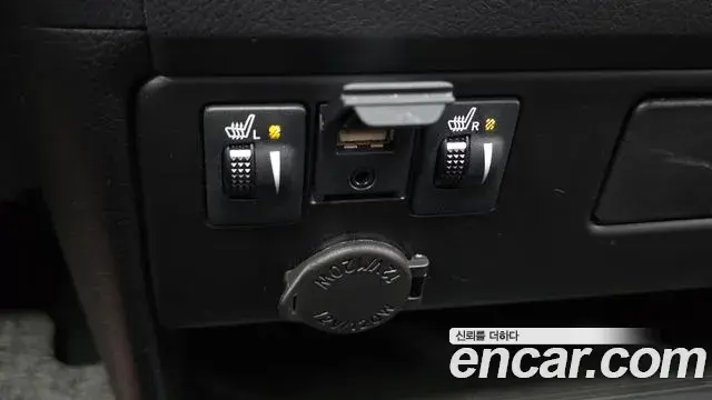 Toyota Sienna 2018 — Şəkil 14/35