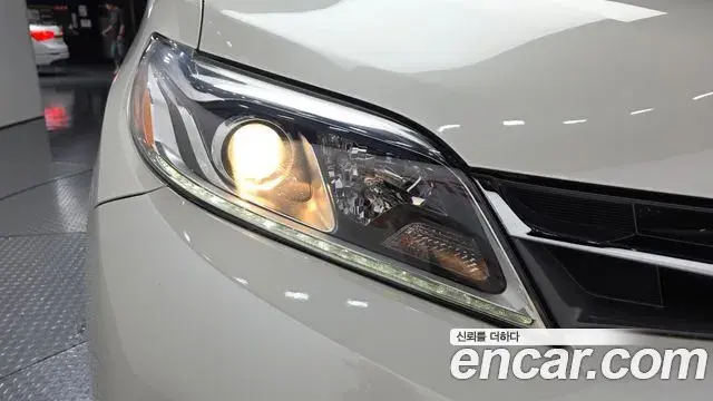 Toyota Sienna 2018 — Şəkil 8/35