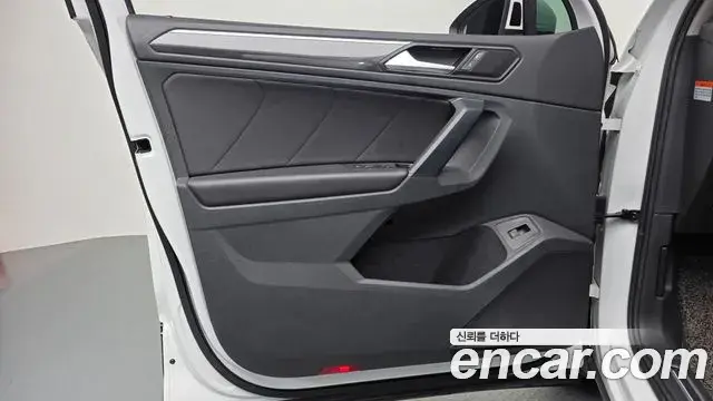 Volkswagen Tiguan 2020 — Şəkil 11/37