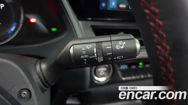 Lexus UX250h 2024 — Photo 22/30