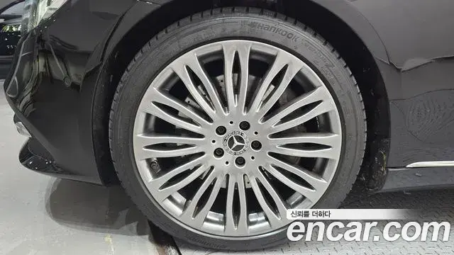Mercedes-Benz S-Class 2019 — Фото 4/20