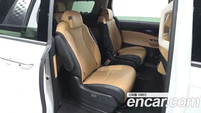 Kia Carnival 2023 — Фото 12/20
