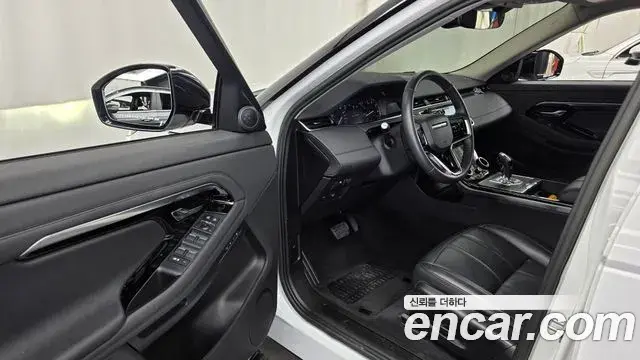 Land Rover Range Rover Evoque 2023 — Фото 10/20