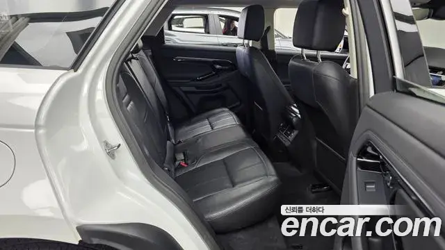 Land Rover Range Rover Evoque 2023 — Фото 12/20