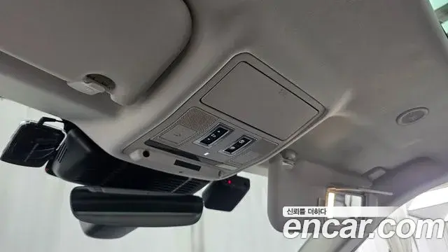 Land Rover Range Rover Evoque 2023 — Фото 17/20