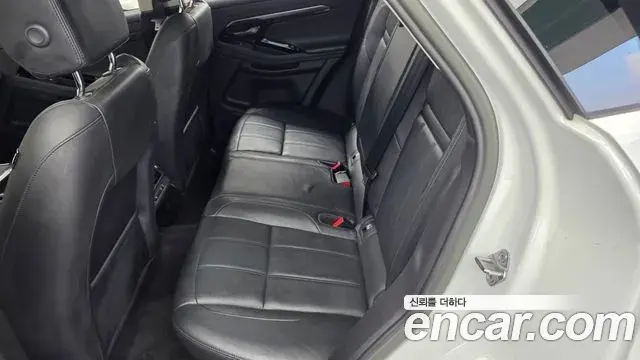 Land Rover Range Rover Evoque 2023 — Photo 7/32