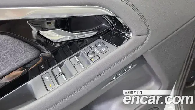 Land Rover Range Rover Evoque 2023 — Photo 29/32