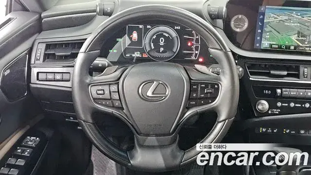 Lexus ES300h 2023 — Фото 11/20