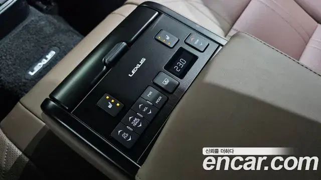 Lexus ES300h 2023 — Фото 18/20