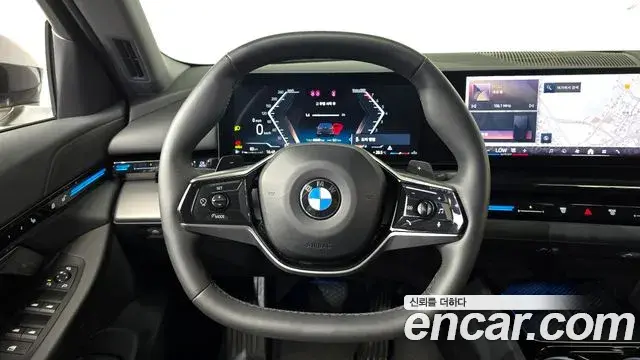 BMW 5 Series 2023 — Фото 14/20