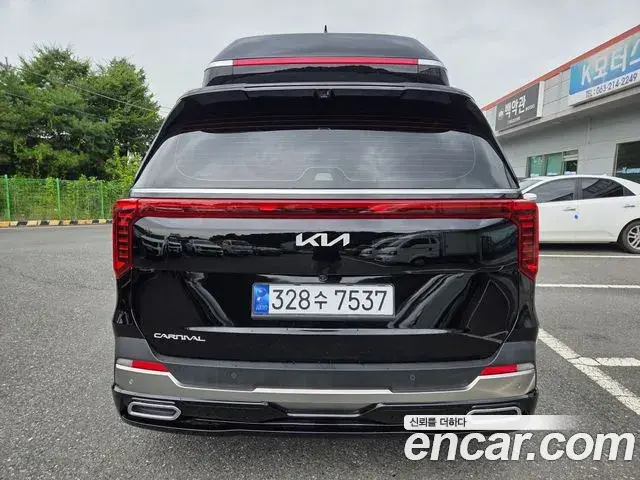 Kia Carnival 2025 — Şəkil 17/20