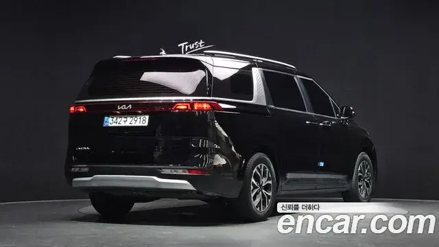 Kia Carnival 2023 — Photo 2/20
