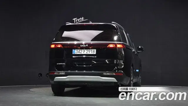 Kia Carnival 2023 — Photo 4/20
