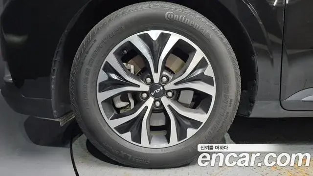 Kia Carnival 2023 — Photo 5/20