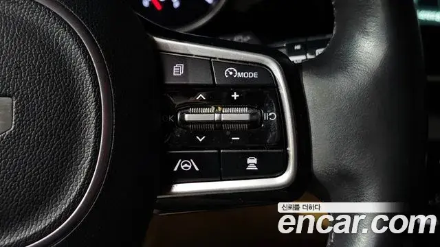 Kia Carnival 2023 — Photo 17/20