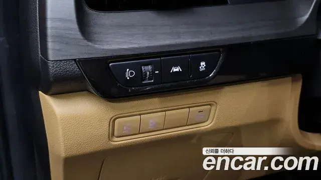 Kia Carnival 2023 — Photo 18/20