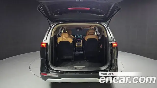 Kia Carnival 2023 — Photo 20/20