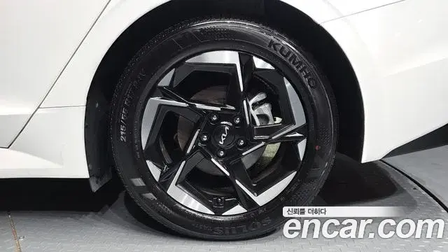 Kia K5 2024 — Photo 28/34
