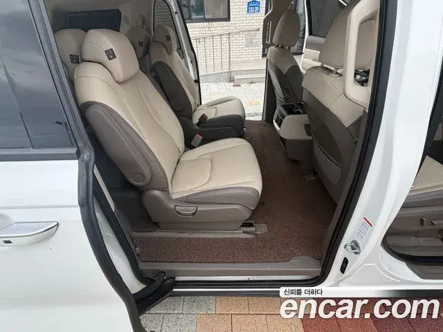Kia Carnival 2025 — Photo 16/19