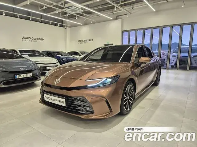 Toyota Camry 2024 — Photo 6/20