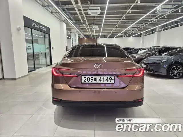 Toyota Camry 2024 — Photo 7/20