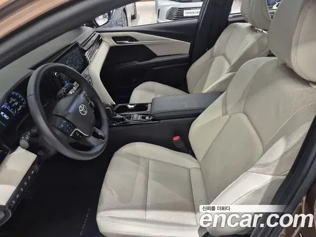 Toyota Camry 2024 — Photo 3/20