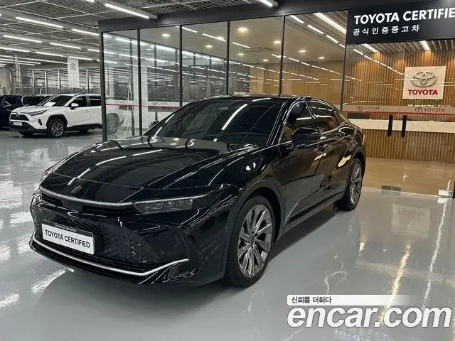 Toyota Crown Crossover 2023 — Photo 6/19
