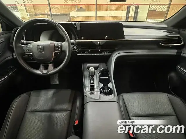 Toyota Crown Crossover 2023 — Photo 4/19