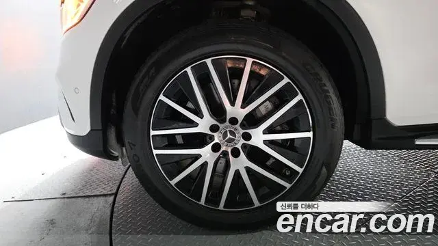 Mercedes-Benz GLC-Class 2021 — ფოტო 5/20