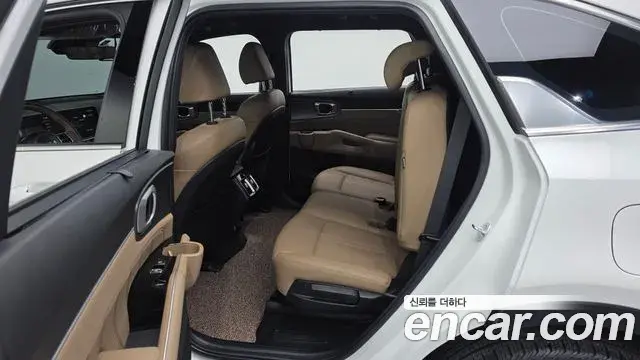 Kia Sorento 2024 — Фото 11/20