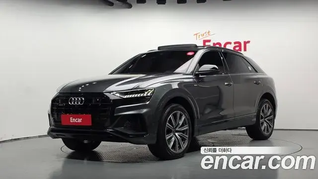 Audi Q7 2021 — Фото 1/20