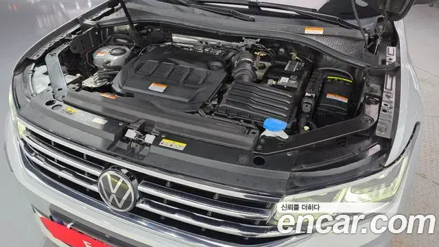 Volkswagen Tiguan 2022 — ფოტო 13/20