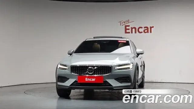 Volvo V60 Cross Country 2025 — Şəkil 36/39