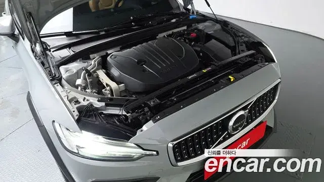 Volvo V60 Cross Country 2025 — Şəkil 39/39