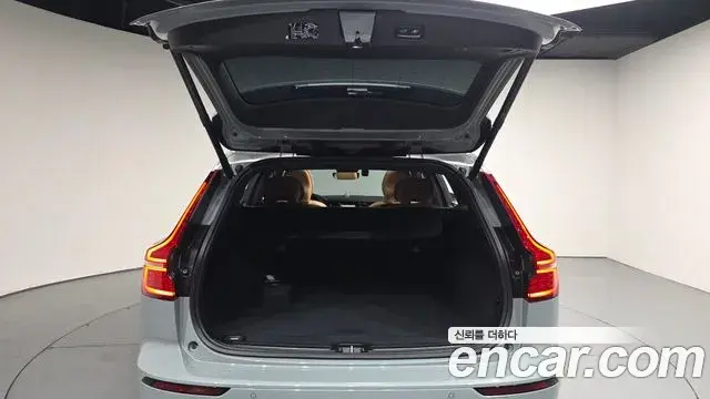 Volvo V60 Cross Country 2025 — Şəkil 4/39