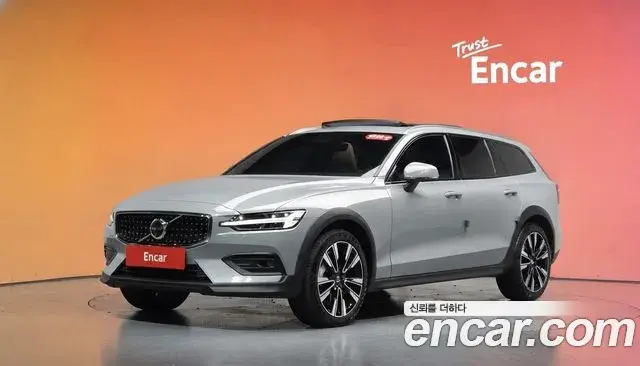 Volvo V60 Cross Country 2025 — Şəkil 22/39
