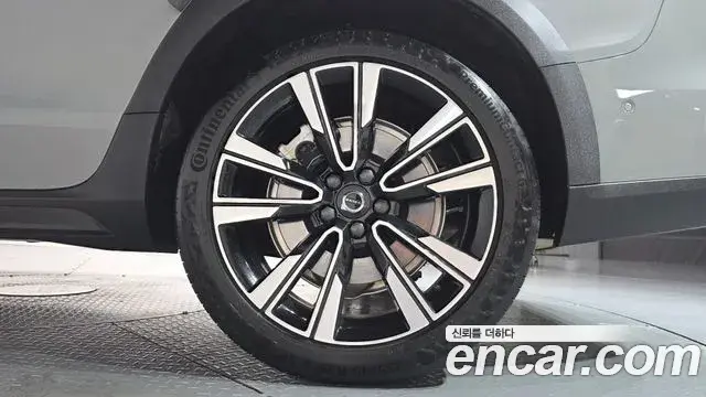 Volvo V60 Cross Country 2025 — Şəkil 25/39